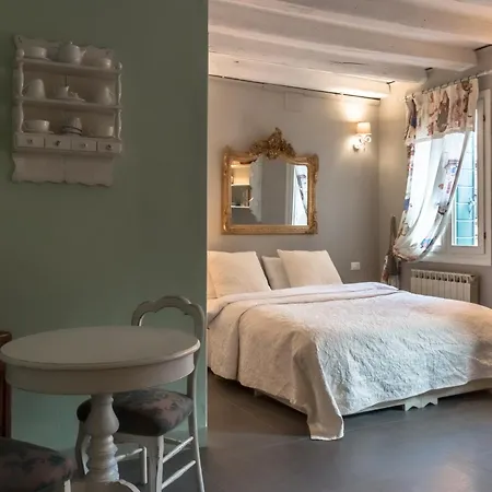 Rio Marin Floating Gondola View & Patio * Venice